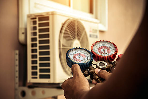 Professional Hvac technician working in Chapman Ranch, TX